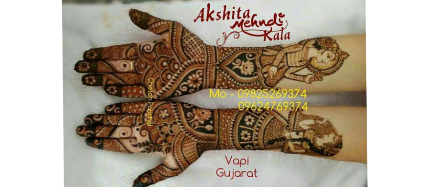 Akshis Bridal mehndi artist